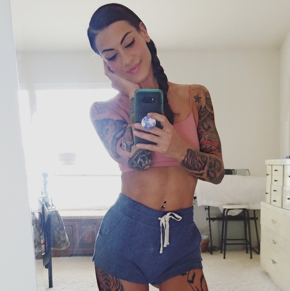 Meet your Posher, Karena - Picture 5 of 7